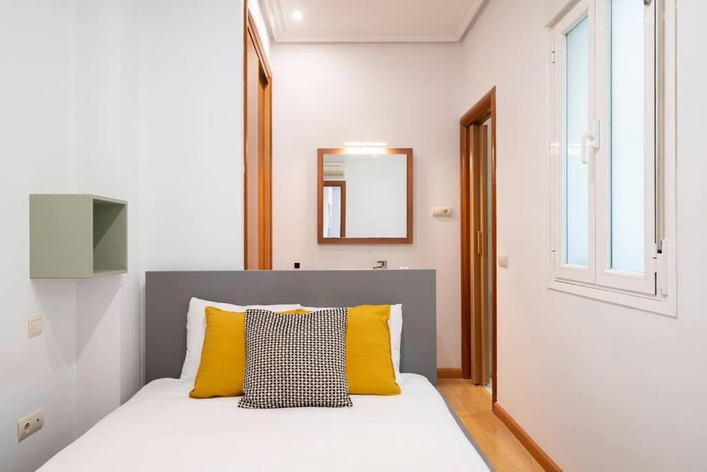 Flat In Barrio De Las Letras / Cervantes20 Мадрид Екстер'єр фото